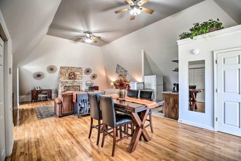 Dining Area | Dishware & Flatware Provided