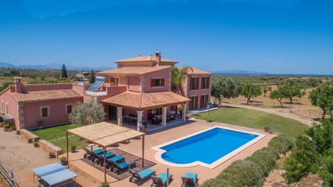 Beautifil finca with pool