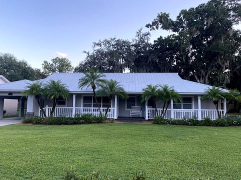 Lakelife Cottage