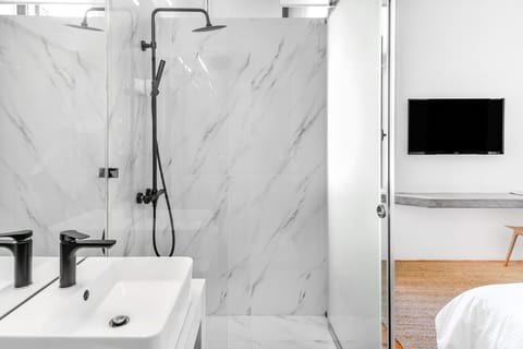 Full bathroom with walk in shower