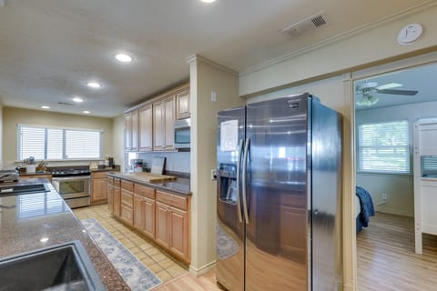 Kitchen | Fully Equipped