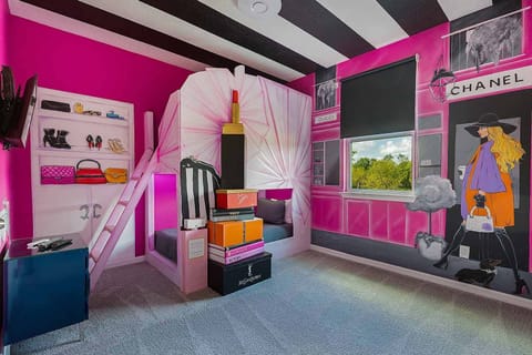 Fashionista *Theme Room 2* on Second Floor