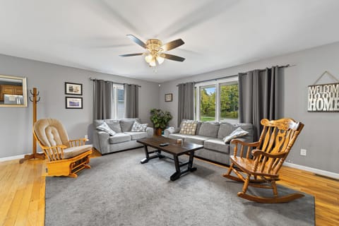 Settle in for total relaxation in this Single Level Ranch Home