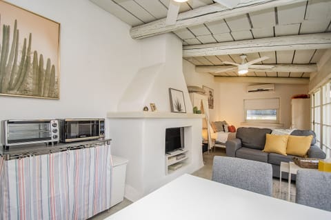 Microwave and toaster oven