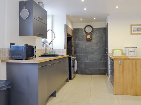 Well equipped kitchen | Kingswood, Whitehaven