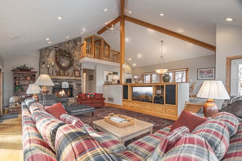 Welcome to Johnny Appleseed: A Lakefront Paradise!