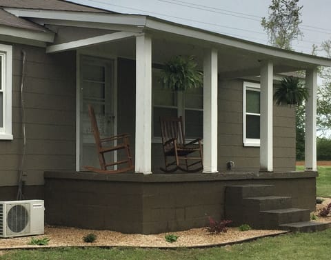 Beautiful, charming, country get-away!!  