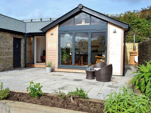 Patio with garden furniture | The Hen House - Highfield , Nancherrow, near Penzance