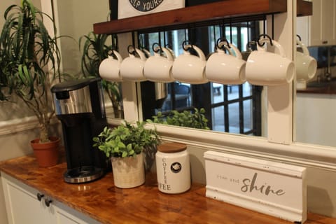 NEW !! Sarasota House w HEATED Pool 3 bed/3 bath plus bonus room w futon House in Sarasota