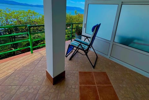 Apartment terrace 15m2 large view of the sea and Mali Ston Bay