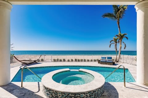 Island Paradise Pool and Spa - beautiful view of the Gulf 