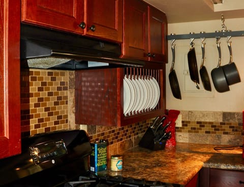 Fully Stocked kitchen