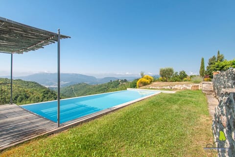 La Torre, private villa in an antique watch tower, with pool