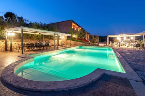 Todi House, modern private villa with pool (1)