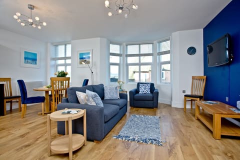 Open plan living, Smart Tv, Sofa bed - 9 At The Beach