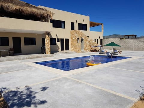 House and pool -huge deck