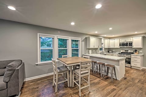 Dining Area | Dishware & Flatware