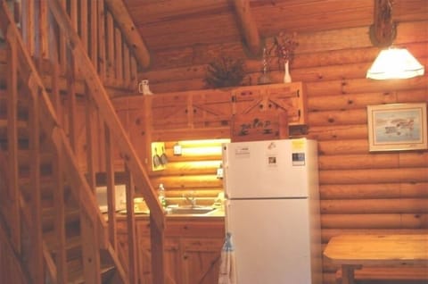 Inside view of Cabin in the Smoky Mountains at Twin Valley B&B Horse Ranch