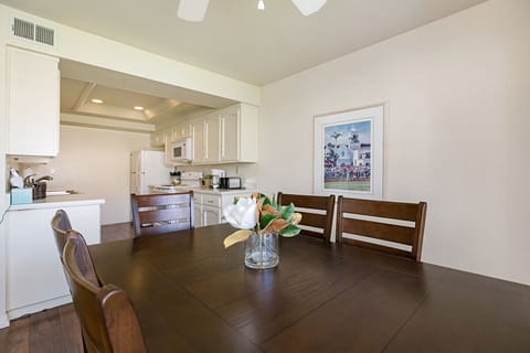 Dining table seats 6