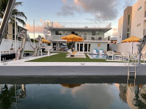 Outdoor pool/dock area