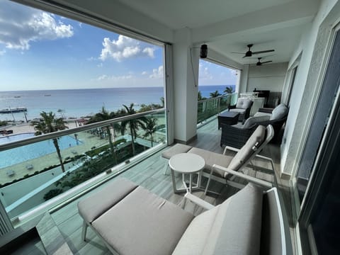 Spectacular views from the balcony of 5F Palmar! 