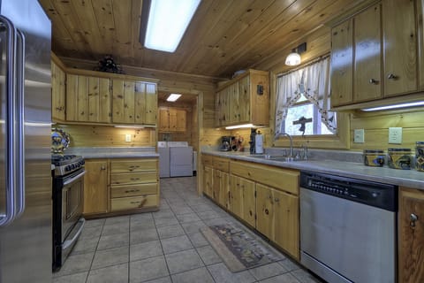 Bearing Haus- Fully equipped kitchen