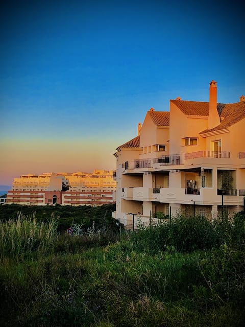 Duquesa Fairways - golf course side view