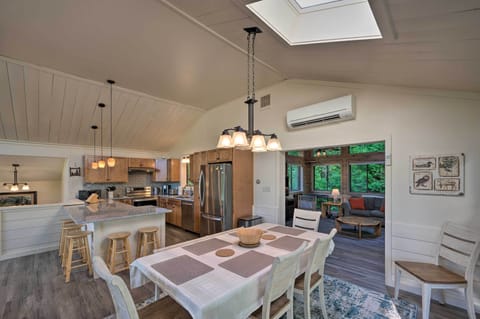 Dining Area | Dishware & Flatware