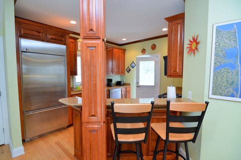 Kitchen Breakfast Bar