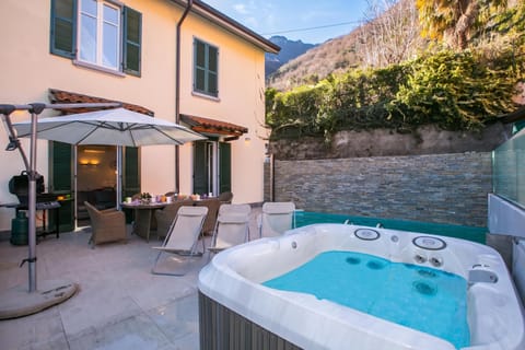 Jacuzzi