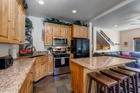 Vacation Rentals in Park City at Bear Hollow Village 5474: Fully-equipped kitchen