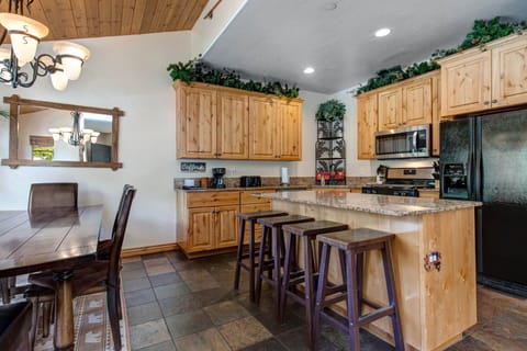 Vacation Rentals in Park City at Bear Hollow Village 5474: Fully-equipped kitchen