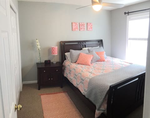 Queen size bedroom #1