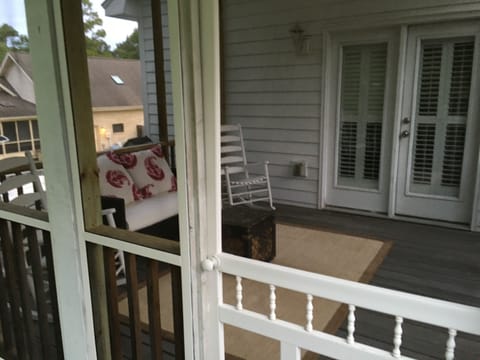 Lawn and entrance to apartment