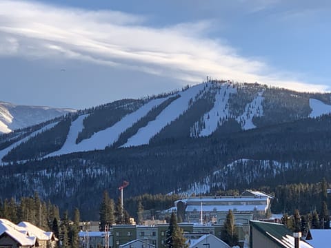 Actual Views!!!   Enjoy spectacular views from all rooms!