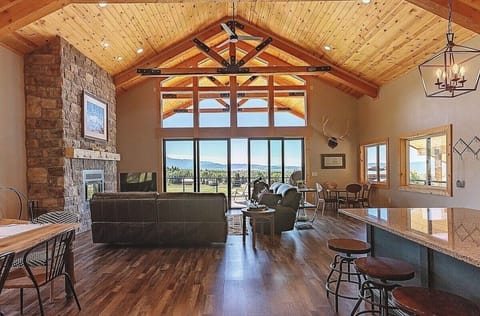 Relax and enjoy the beautiful valley views at Canyon Pines Retreat