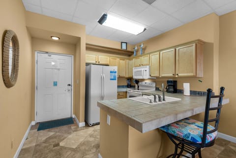 Plenty of counter space with eat-in bar