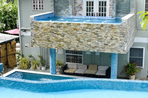 Infinity Private Pool