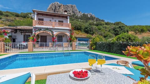 Casa El Carril Benalauría by Ruralidays