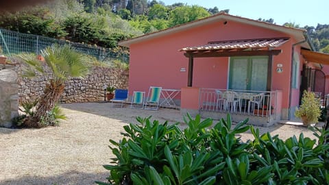 Villa Giuliana, external square.