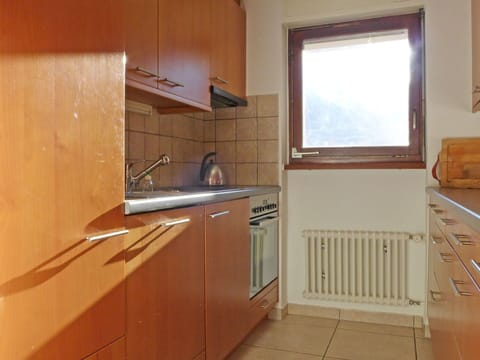 Room, Property, Countertop, Cabinetry, Kitchen, Furniture, House, Floor, Building, Major Appliance