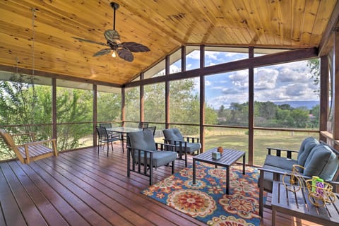 Seymour Vacation Rental | 3BR | 2BA | 1,800 Sq Ft | 4 Steps Required to Enter