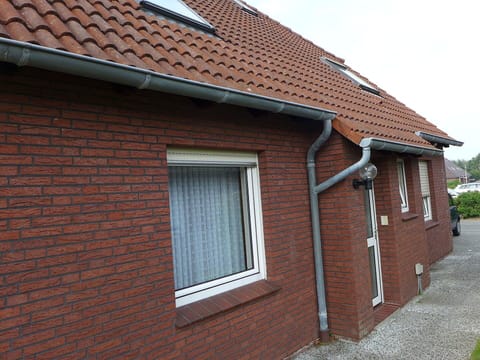 Roof, Brickwork, Property, Wall, House, Brick, Home, Window, Building, Real Estate