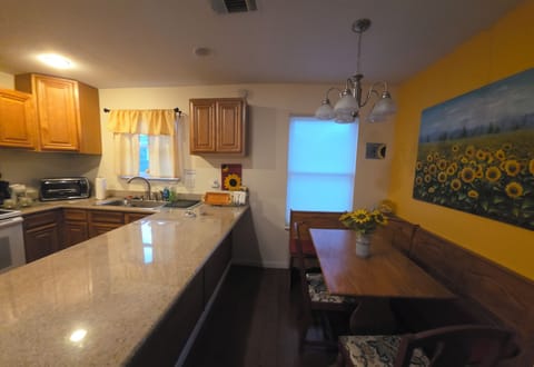 kitchen/dining