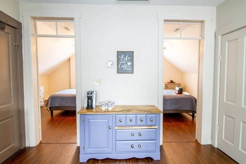 c2405f24-0a3c-4a37-a7fe-e4eeefaa4a87