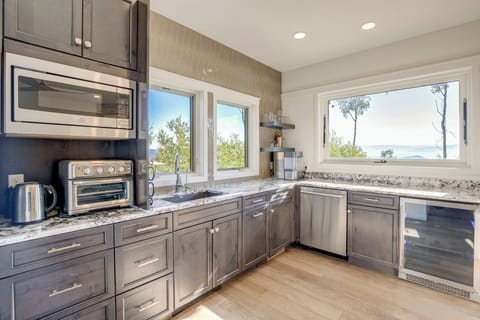 Kitchen | 1st Floor | Cooking Basics | Central Heating