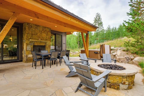Patio | Fire Pit | Outdoor Dining Area