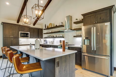 Kitchen | Drip Coffee Maker | Espresso Machine | Dishwasher | Main Floor