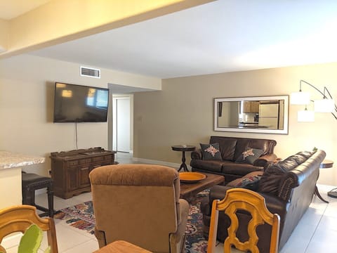 Living room w/55" Smart TV