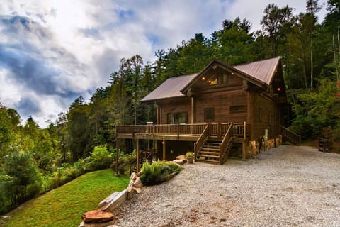 Secluded couples getaway mountain cabin